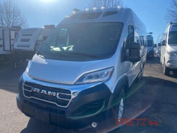 New 2025 Roadtrek Play