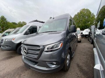 New 2025 Roadtrek SS Agile