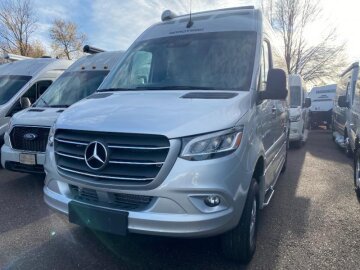 New 2025 Roadtrek SS Agile