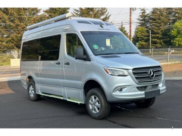 New 2025 Roadtrek SS Agile