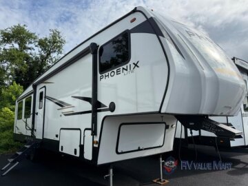 New 2025 Shasta Phoenix
