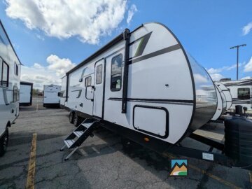New 2025 Starcraft Autumn Ridge