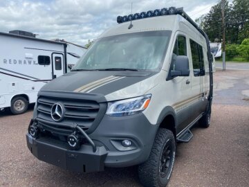 New 2025 Storyteller Overland Beast