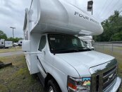 New 2025 Thor Four Winds 28Z