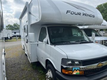 New 2025 Thor Four Winds