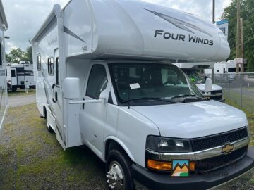 New 2025 Thor Four Winds