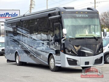 New 2025 Tiffin Phaeton 40 IH