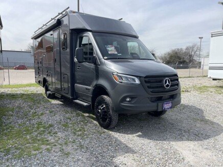 Photo 1 for New 2025 Winnebago Ekko 23B
