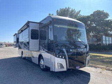 New 2025 Winnebago Forza 36H