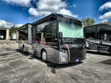 New 2025 Winnebago Forza 34T