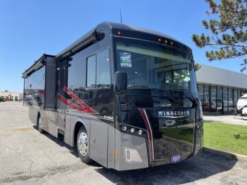 New 2025 Winnebago Forza 34T