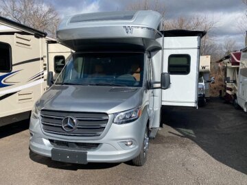 New 2025 Winnebago Navion