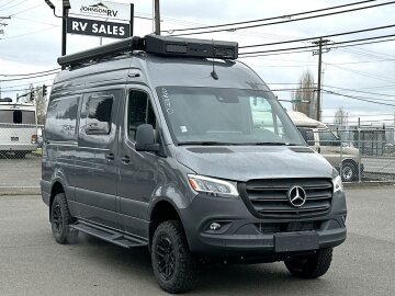 New 2025 Winnebago Revel 44E