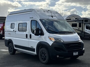 New 2025 Winnebago Solis Pocket 36B