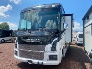New 2025 Winnebago Sunstar