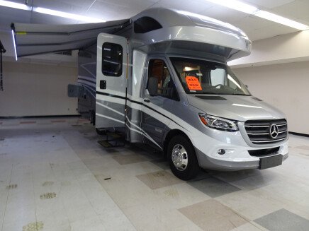 Photo 1 for New 2025 Winnebago View