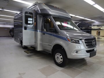 New 2025 Winnebago View