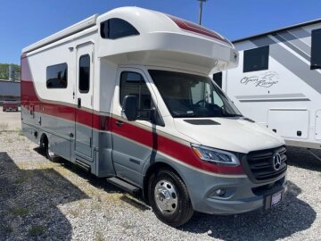 New 2025 Winnebago View 24D