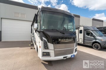 New 2025 Winnebago Vista 31B