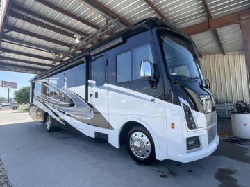 New 2025 Winnebago Vista