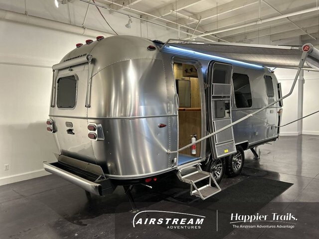 New 2026 Airstream Flying Cloud