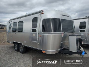 New 2026 Airstream Flying Cloud