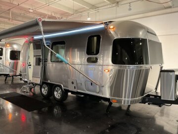 New 2026 Airstream Flying Cloud