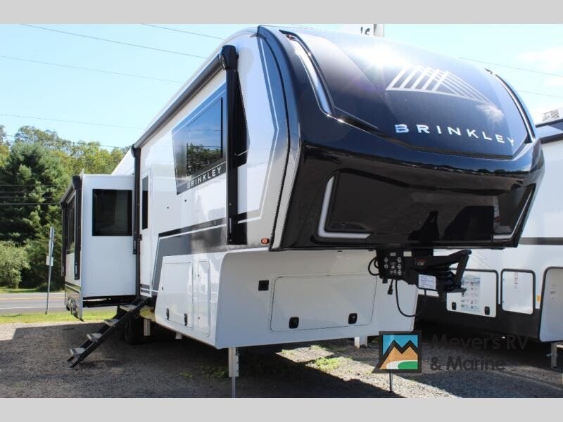 New 2026 Brinkley Model Z 3515