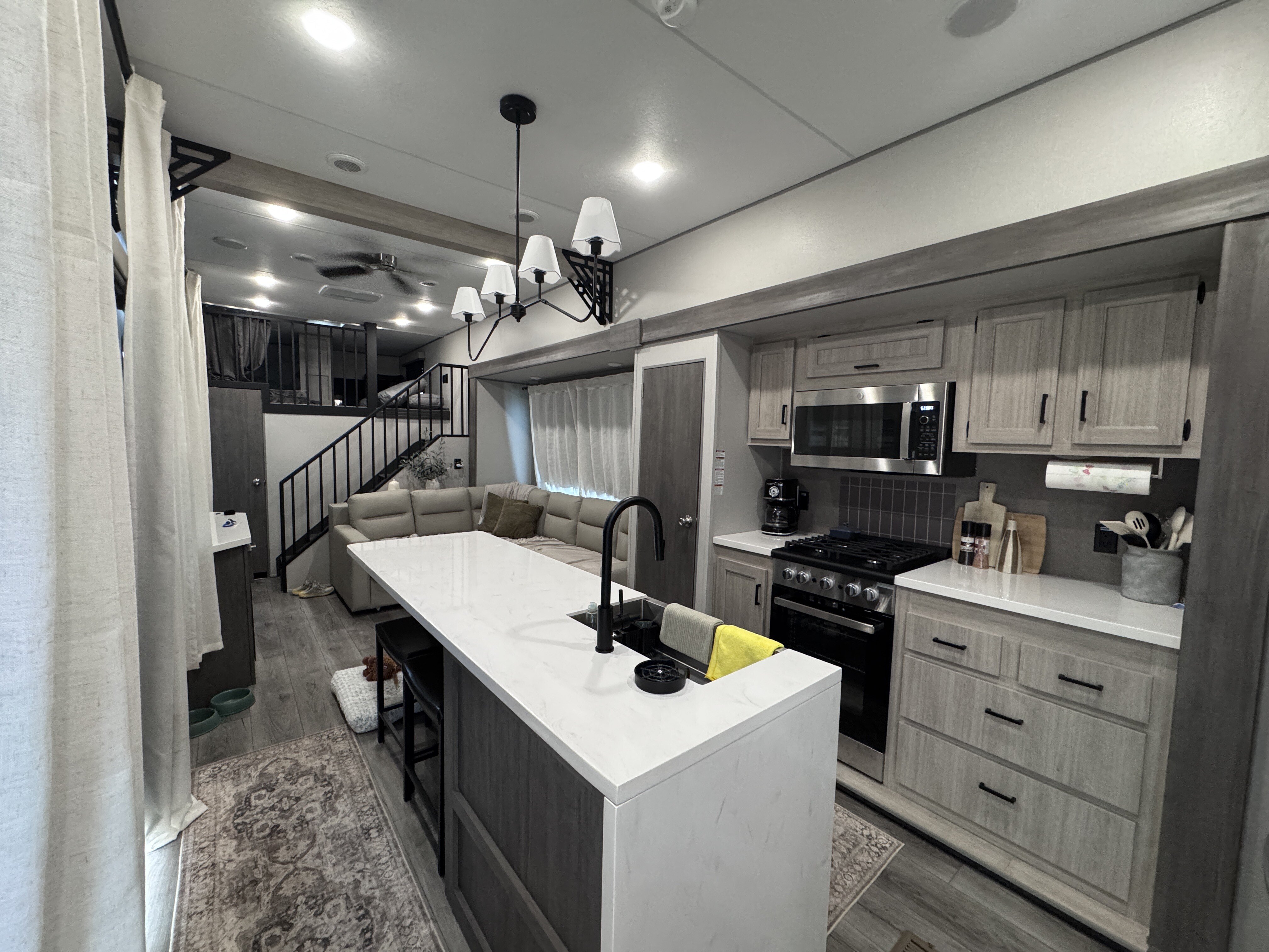 New 2026 Coachmen Catalina Legacy Edition 323BHDSCK