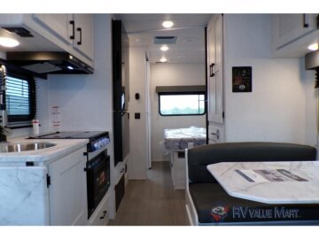 New 2026 East to West Entrada 2200 S