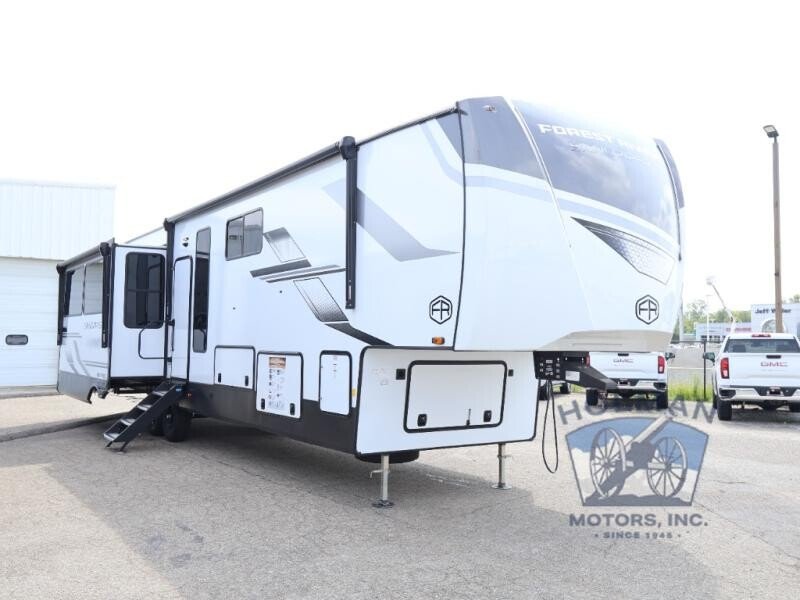 New 2026 Forest River Sandpiper 3900HBLR
