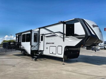 New 2026 Grand Design Momentum