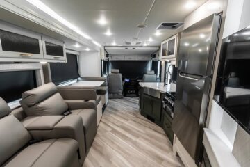 New 2026 Holiday Rambler Invicta 34MB