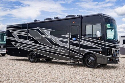 Photo 1 for New 2026 Holiday Rambler Vacationer 33C