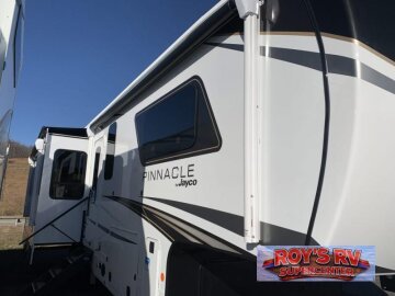 New 2026 JAYCO Pinnacle