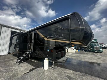New 2026 JAYCO Pinnacle