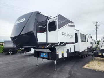 New 2026 JAYCO Seismic