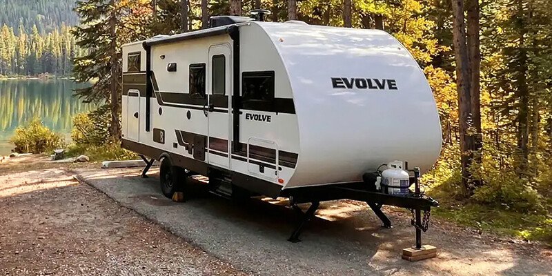 2026 Lance Evolve 1965 specifications