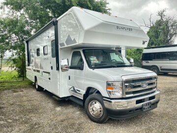 New 2026 Winnebago Sunflyer 28MB