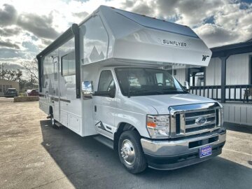 New 2026 Winnebago Sunflyer 26FE