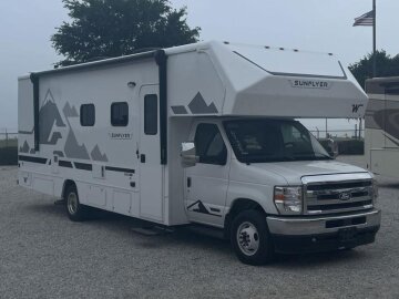 New 2026 Winnebago Sunflyer 28MB