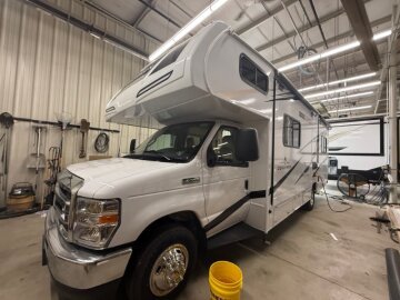 New 2027 Coachmen Freelander