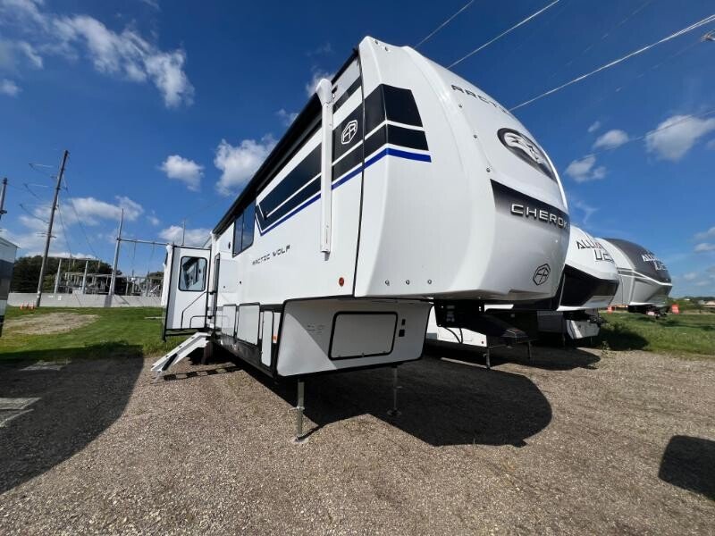 New 2027 Forest River Cherokee