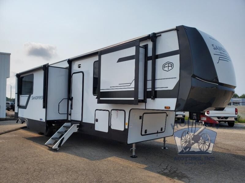 New 2027 Forest River Sandpiper 3710HBFB