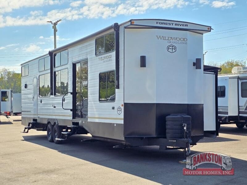 New 2027 Forest River Wildwood 42ICE