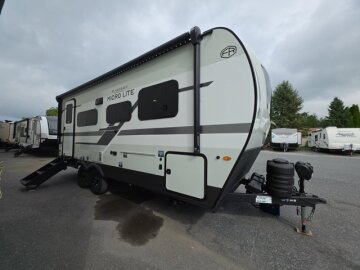 New 2027 Forest River Flagstaff 22FBS