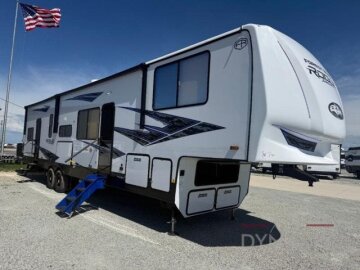 New 2027 Forest River Vengeance 4015