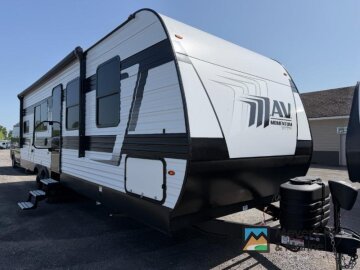 New 2027 Grand Design Momentum 27MAV