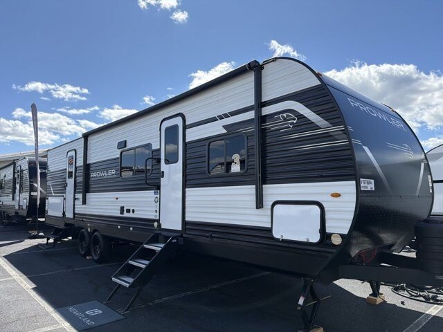 New 2027 Heartland Prowler 3202DSB