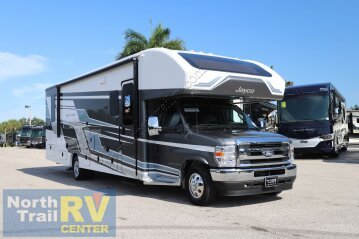 New 2027 JAYCO Greyhawk